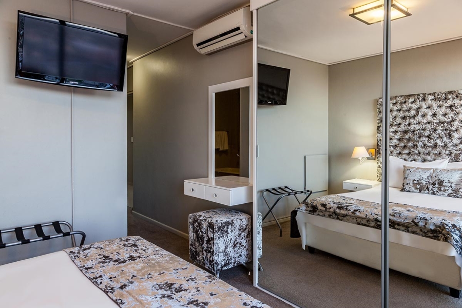 3 Bedroom Property for Sale in Bloubergstrand Western Cape